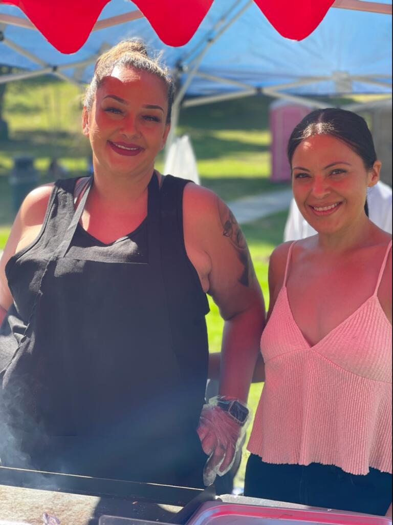 Between the Buns Hot Dogs | restaurant | 7929 Sewell Ave, Fontana, CA 92336, USA | 9099770390 OR +1 909-977-0390