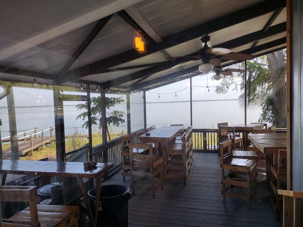 Pontoon Saloon | restaurant | 1050 W Burleigh Blvd, Tavares, FL 32778, USA | 3527423450 OR +1 352-742-3450