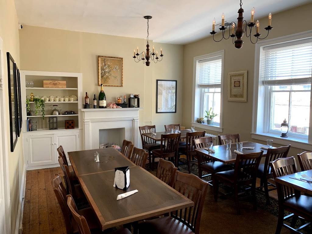 Delirium Café-Leesburg | restaurant | 101 S King St, Leesburg, VA 20175, USA | 5712913470 OR +1 571-291-3470