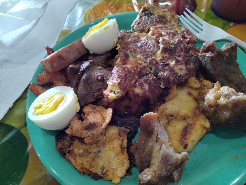 Doña Carmen Pupuseria #4 | restaurant | 4033 E Belknap St, Haltom City, TX 76111, USA | 8173863117 OR +1 817-386-3117