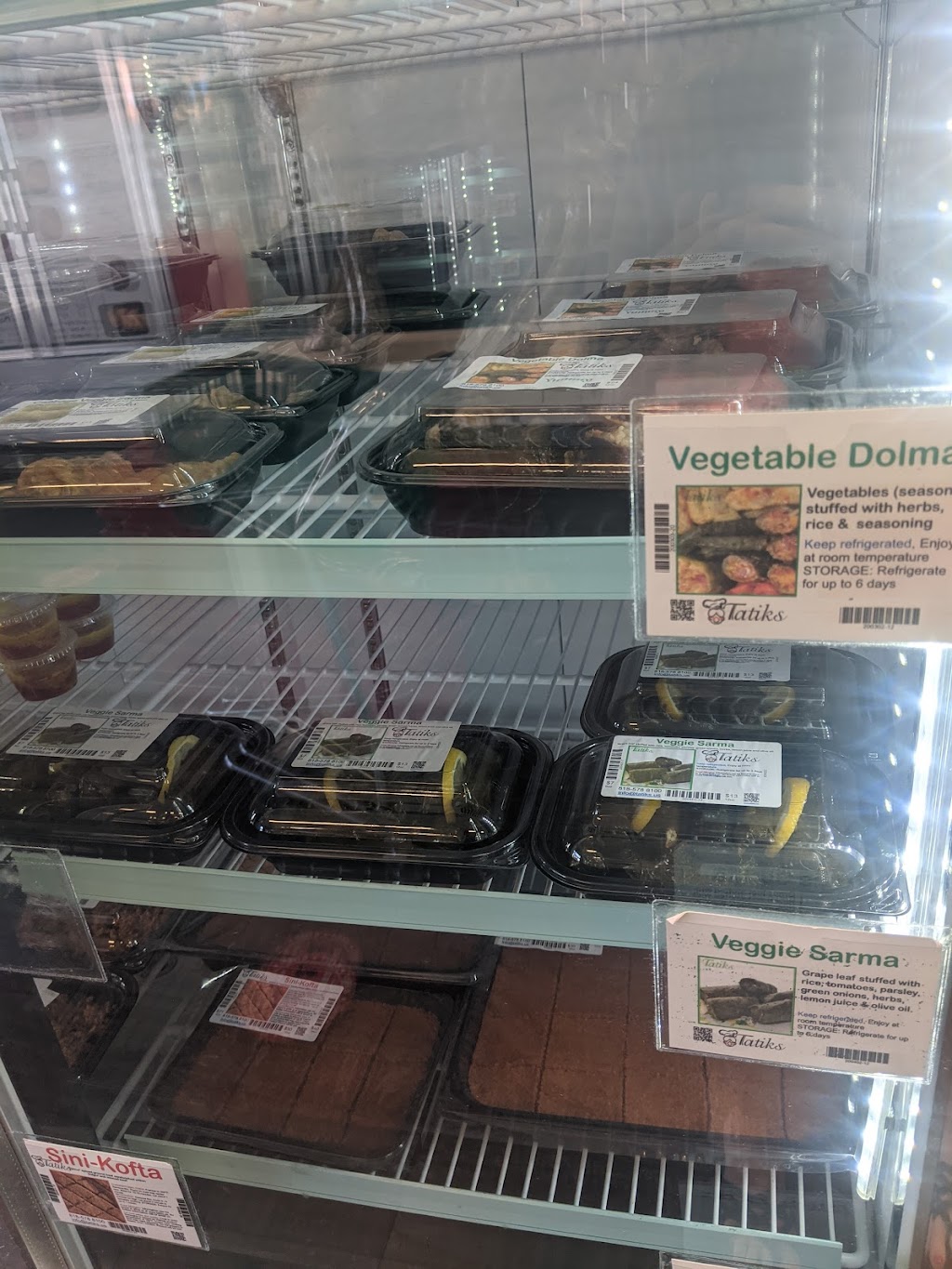 Tatiks | restaurant | 17638 Vanowen St, Lake Balboa, CA 91406, USA | 8185788100 OR +1 818-578-8100