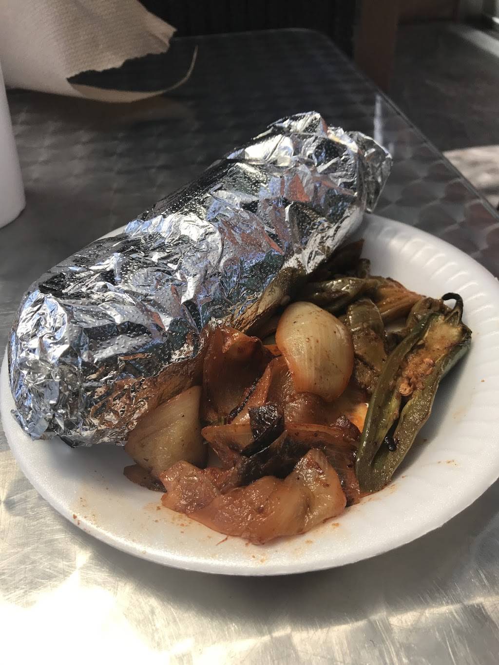 Cheles Tacos Grill | restaurant | 521 S A St, Madera, CA 93638, USA | 5593954169 OR +1 559-395-4169