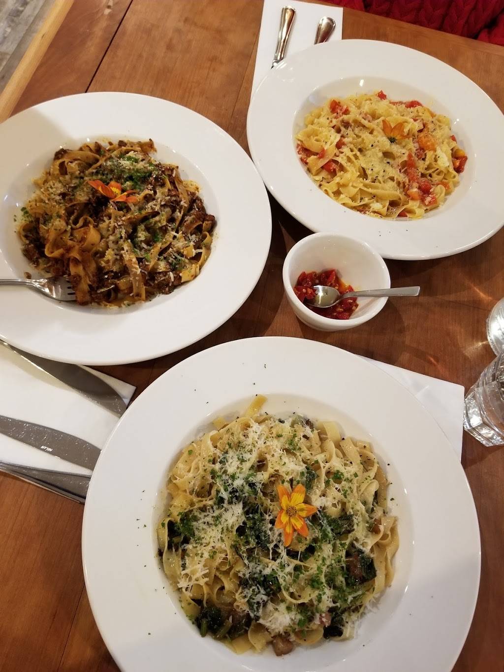 Casa Toscana | restaurant | 22 Main St W, Grimsby, ON L3M 1R4, Canada | 2892358888 OR +1 289-235-8888