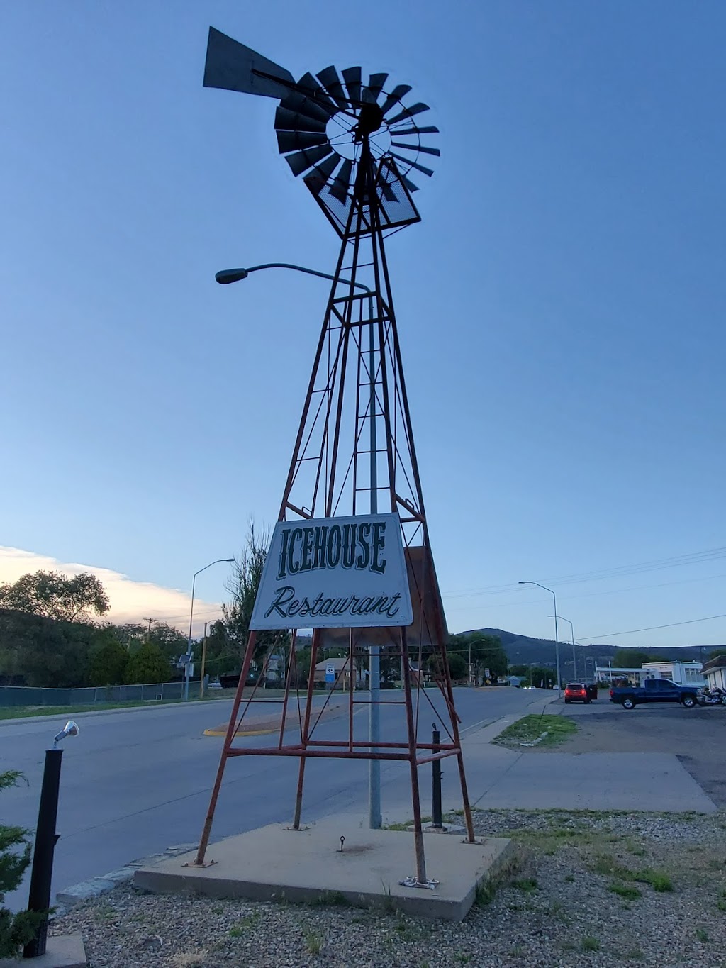 The Historic Ice House | restaurant | 945 S 2nd St, Raton, NM 87740, USA | 5754450003 OR +1 575-445-0003