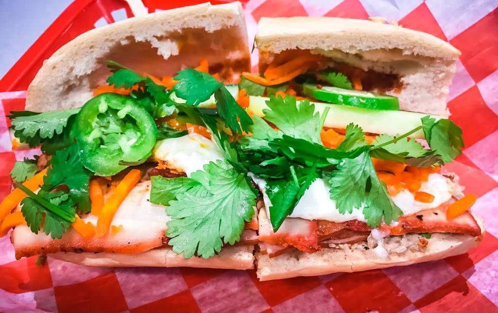 Roostar Vietnamese Grill Galleria | restaurant | 5551 Richmond Ave, Houston, TX 77056, USA | 8327673319 OR +1 832-767-3319