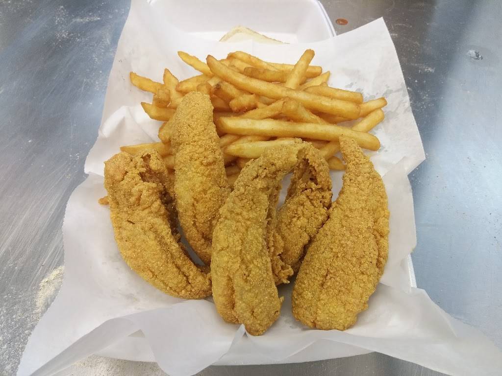 Sharks Fish and Chicken | restaurant | 510 W Lincoln Hwy, Merrillville, IN 46410, USA | 2194720608 OR +1 219-472-0608