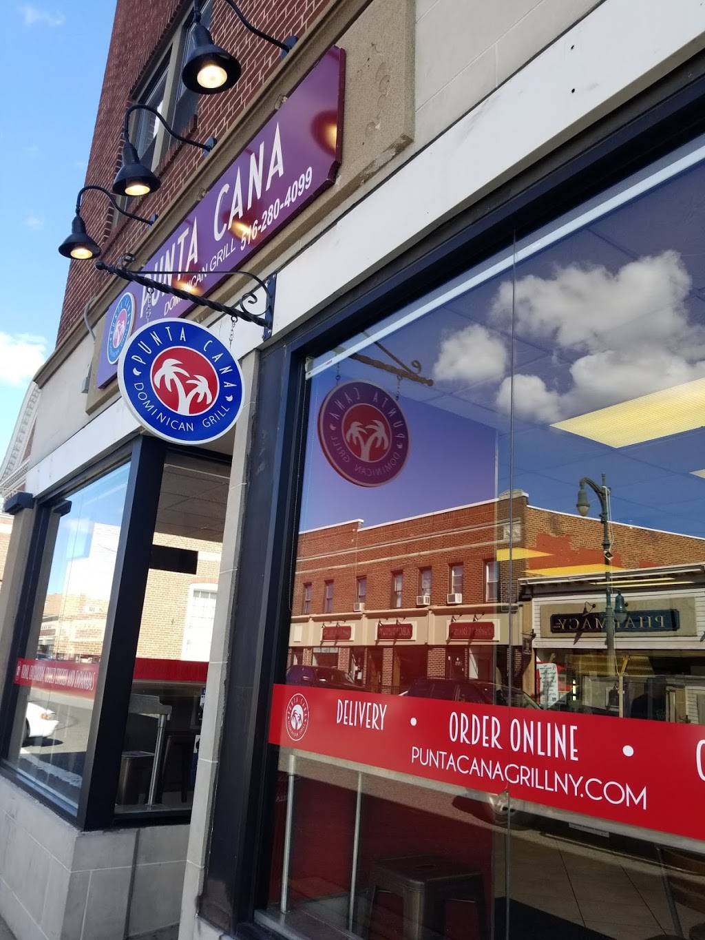 Punta Cana Dominican Grill | restaurant | 162 Post Ave, Westbury, NY 11590, USA | 5162804099 OR +1 516-280-4099