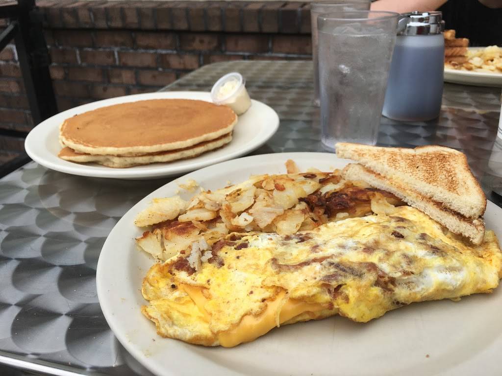 Stonybrook Family Restaurant | restaurant | 3560 E Market St, York, PA 17402, USA | 7177551421 OR +1 717-755-1421