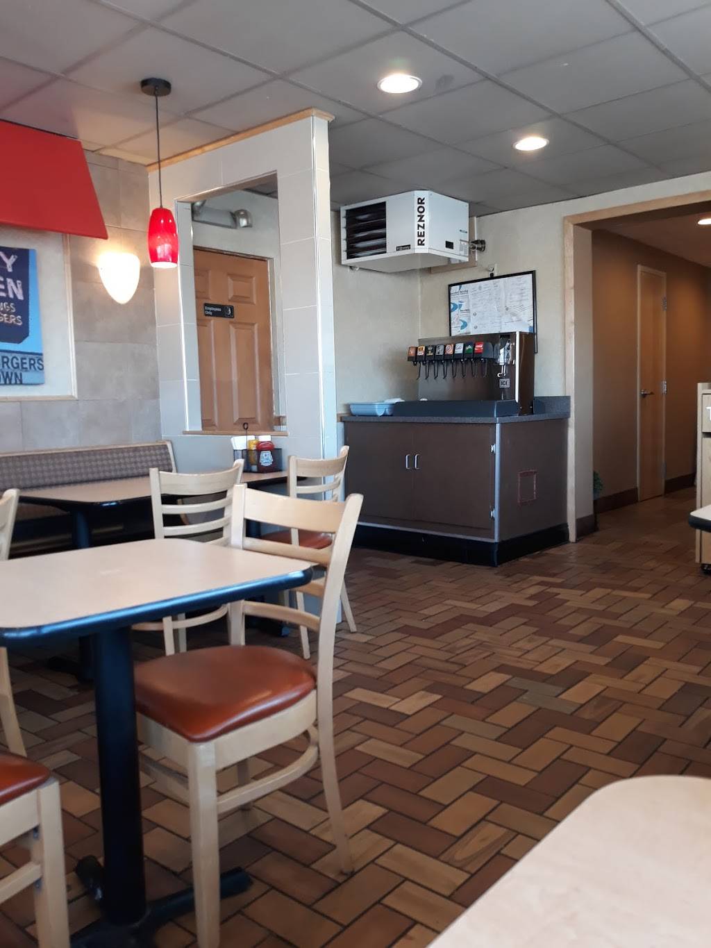 Dairy Queen Grill & Chill | restaurant | 122 Main St, Foxborough, MA 02035, USA | 5085436488 OR +1 508-543-6488