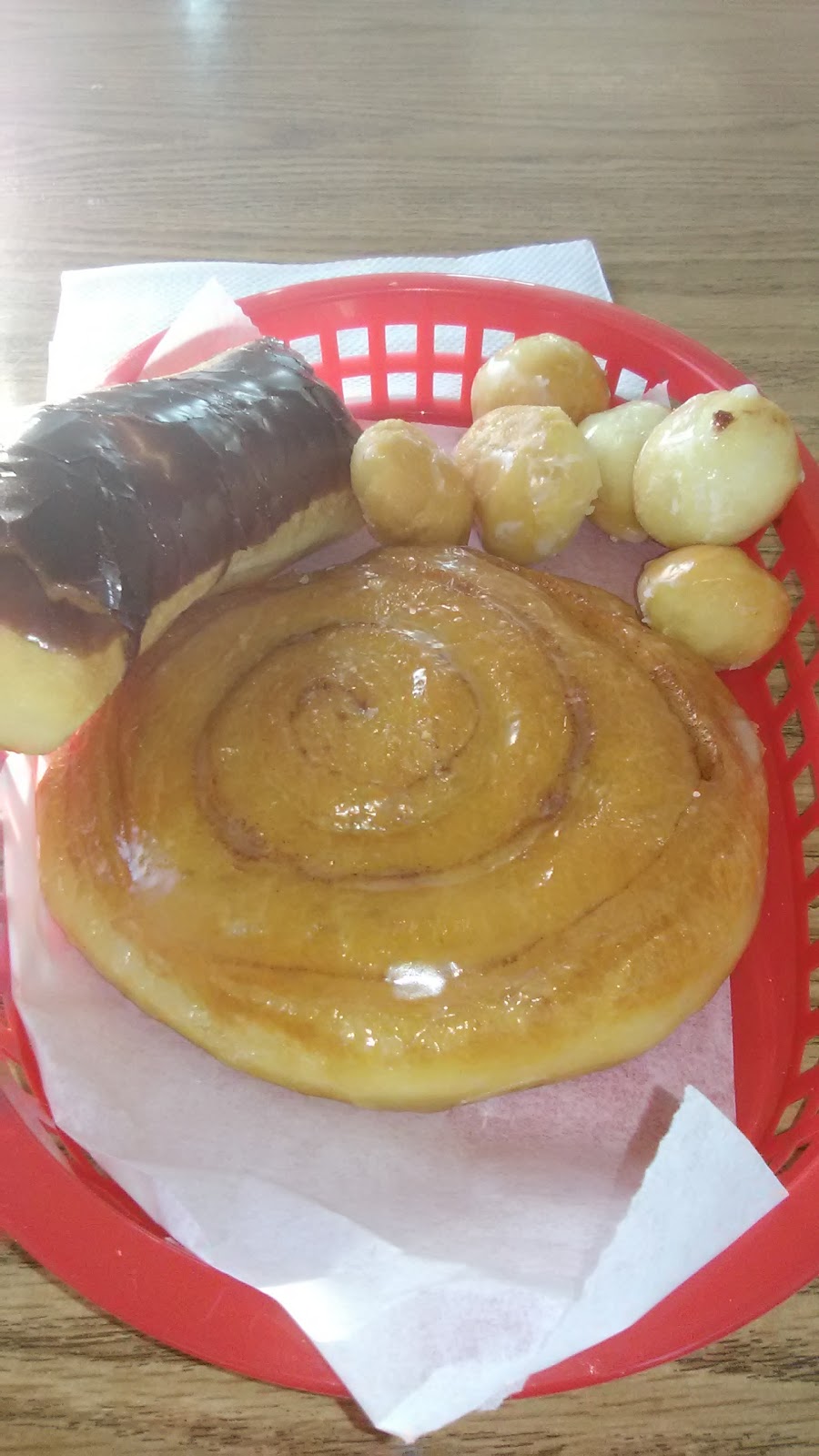 Shipley Do-Nuts | cafe | 612 N St Louis, Batesville, AR 72501, USA | 5013268450 OR +1 501-326-8450