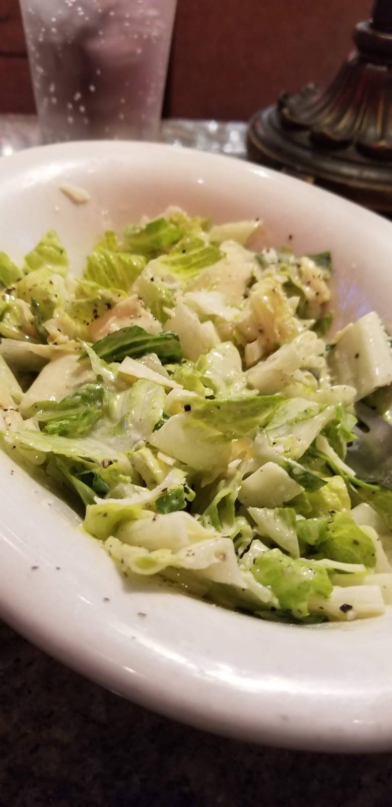 Leones | restaurant | 320 Cooley St, Springfield, MA 01128, USA | 4137834363 OR +1 413-783-4363