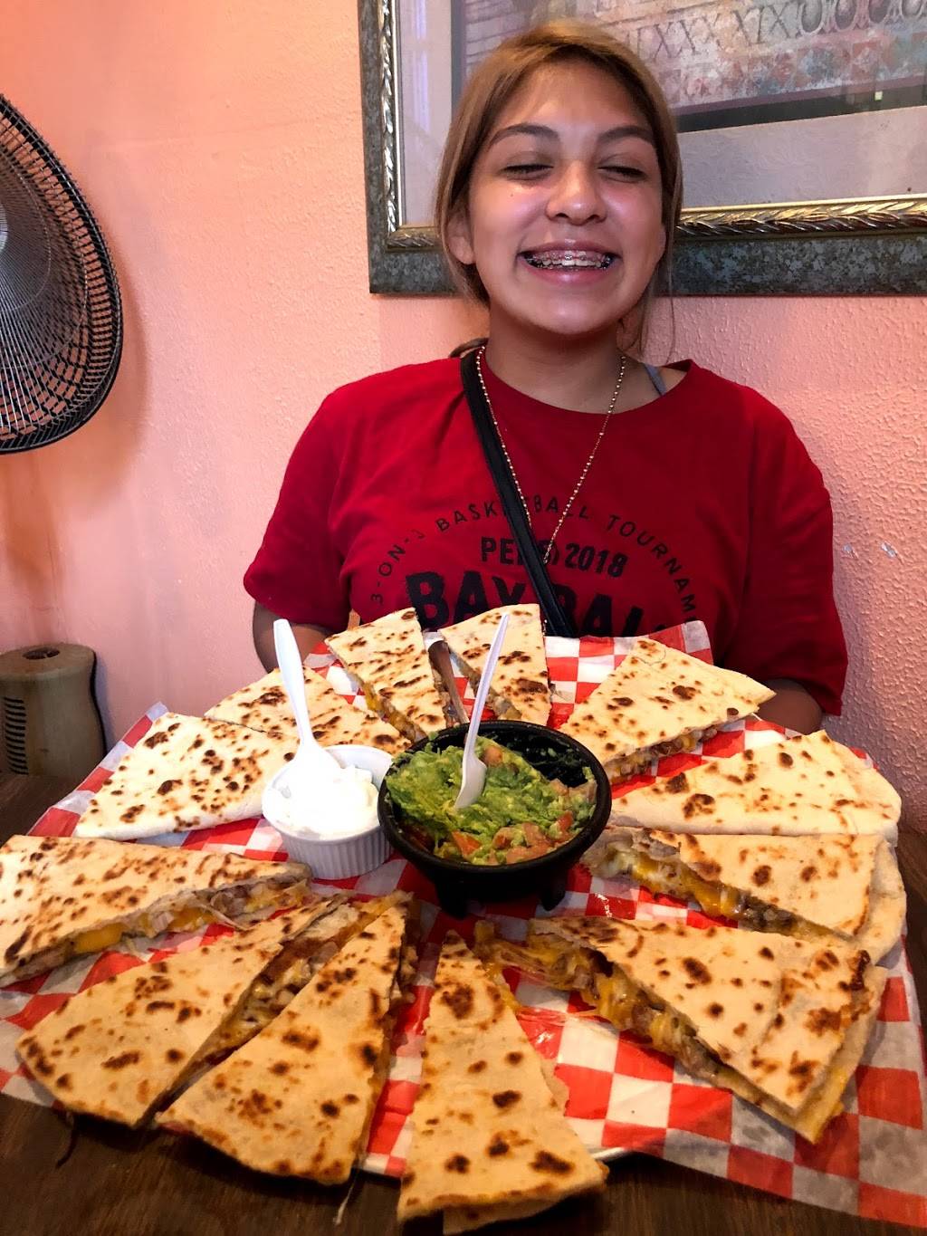 Chachos Tacos | restaurant | 3700 Ayers St, Corpus Christi, TX 78415, USA | 3618887378 OR +1 361-888-7378