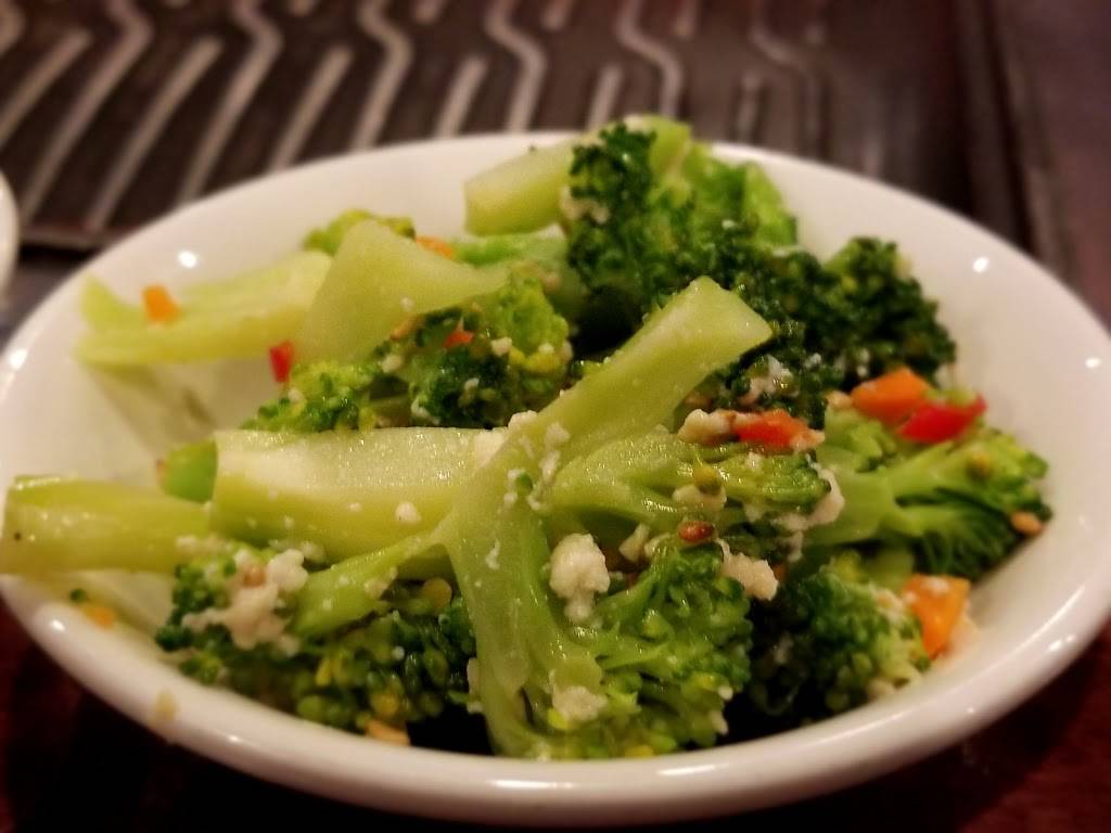 SaRiOne Grill | restaurant | 7525 W Hillsborough Ave, Town N Country, FL 33615, USA | 8136935076 OR +1 813-693-5076