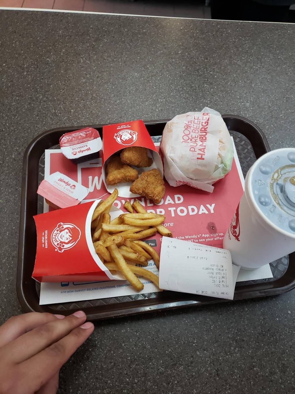 Wendys | restaurant | 14180 SW 8th St, Miami, FL 33184, USA | 3052072696 OR +1 305-207-2696