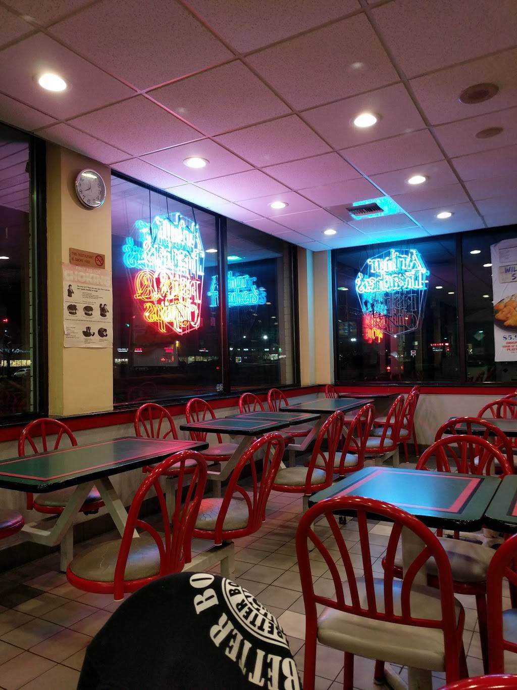 Nathans Famous | restaurant | 3380 Hillside Avenue, New Hyde Park, NY 11040, USA | 5162469440 OR +1 516-246-9440