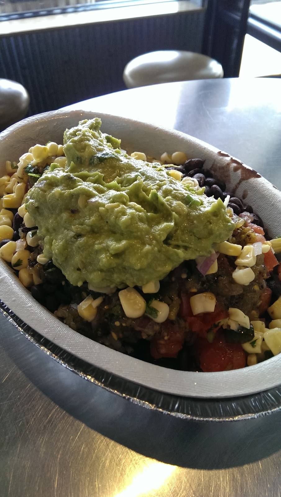 Chipotle Mexican Grill | restaurant | 13315 60th St N, Oak Park Heights, MN 55082, USA | 6514393390 OR +1 651-439-3390