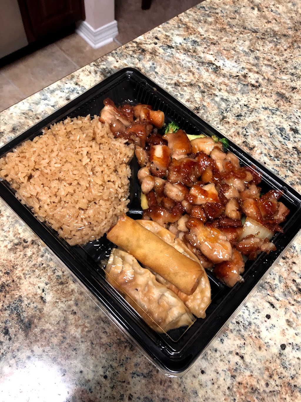 Tokyo Express | restaurant | 5572 Woodbine Rd, Milton, FL 32571, USA | 8509104477 OR +1 850-910-4477