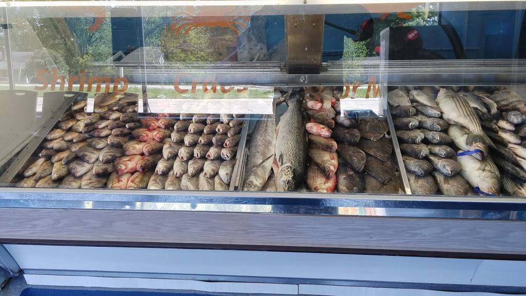 Five Star Fresh Seafood | restaurant | 5408 Southern Maryland Blvd #12, Lothian, MD 20711, USA | 2408922215 OR +1 240-892-2215