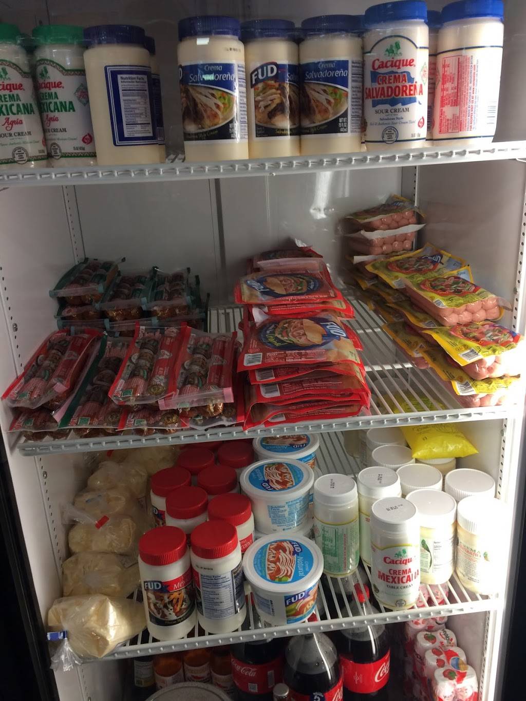 El Paso Tacqueria and Latin Market | restaurant | 609 Hollywood Blvd, Iowa City, IA 52240, USA | 3193383703 OR +1 319-338-3703