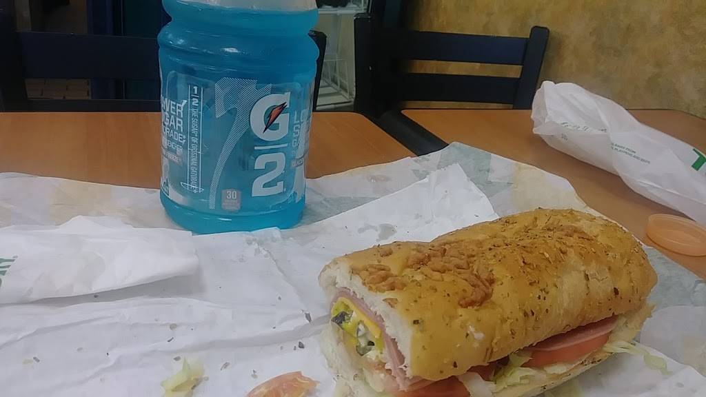 Subway | meal takeaway | 1529 W Meeker St #101, Kent, WA 98032, USA | 2538593517 OR +1 253-859-3517