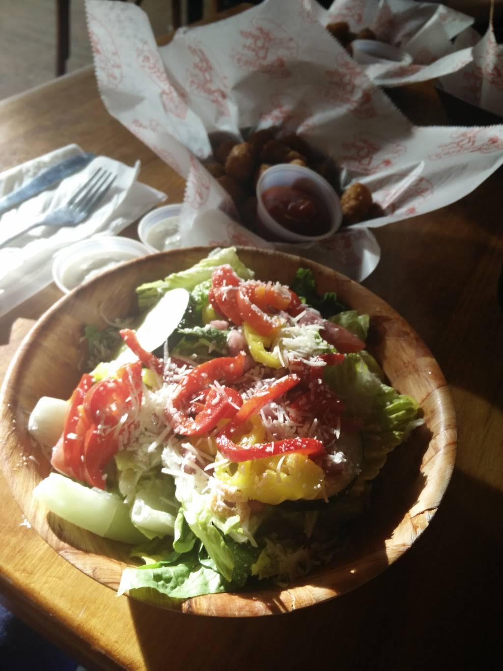 Suzies Dogs And Drafts | restaurant | 34 N Phelps St, Youngstown, OH 44503, USA | 2342289158 OR +1 234-228-9158