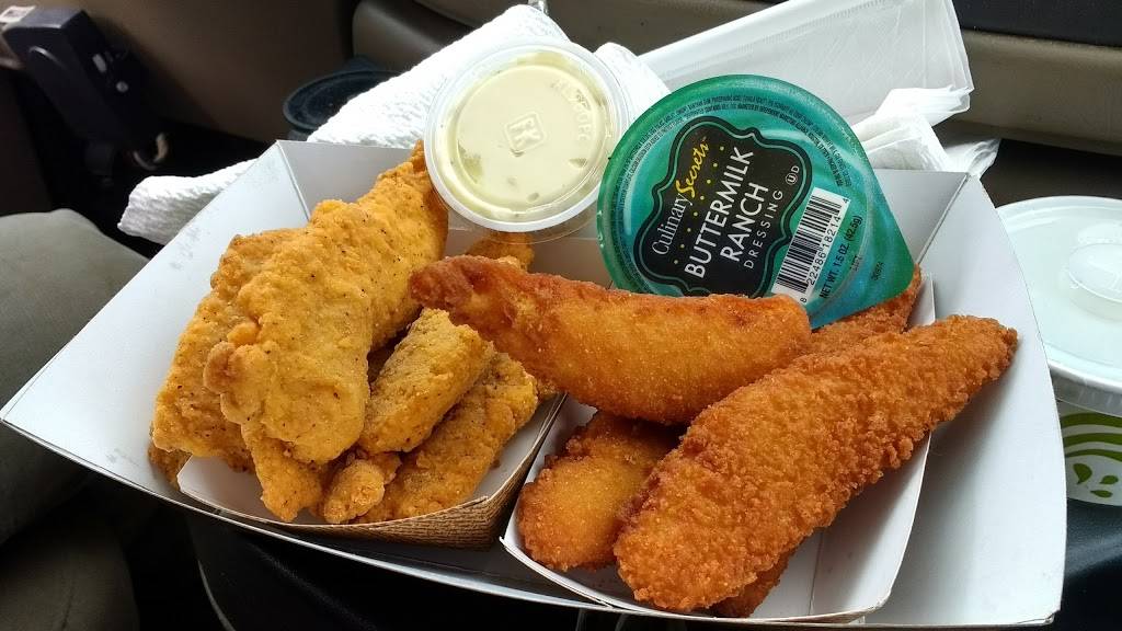 Chesters Drive-In | restaurant | 1504 Eastern Ave, Plymouth, WI 53073, USA | 9208927722 OR +1 920-892-7722