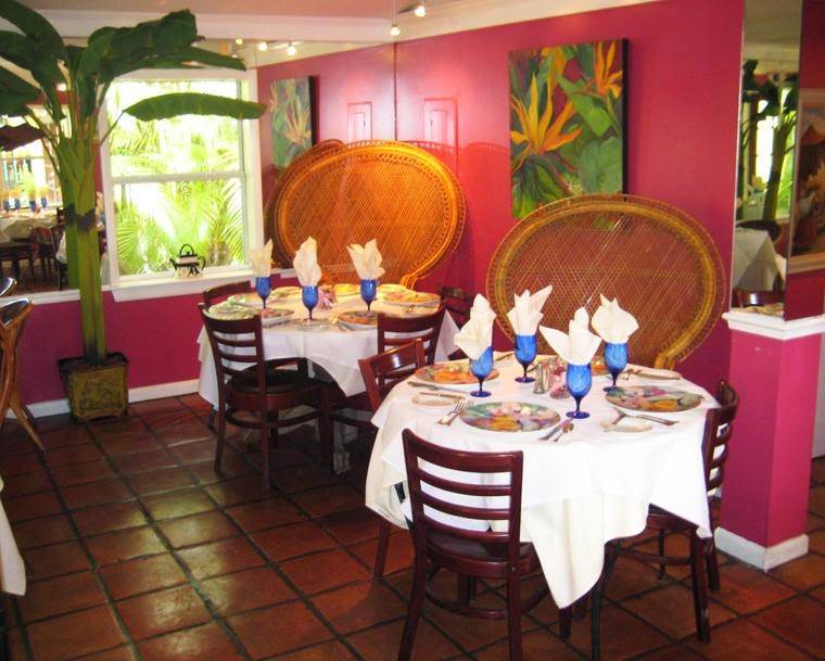 The Real Macaw Restaurant | restaurant | 3275 Bayshore Dr, Naples, FL 34112, USA | 2397321188 OR +1 239-732-1188