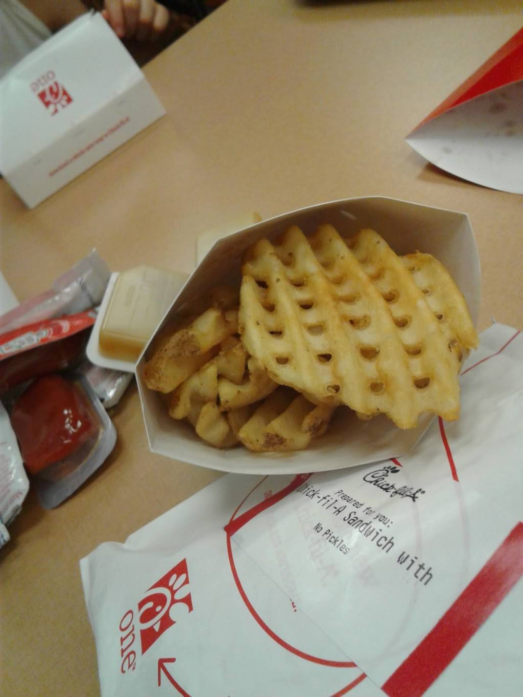 Chick-fil-A | restaurant | 384 Southpark Cir Spc B-10, Colonial Heights, VA 23834, USA | 8045204785 OR +1 804-520-4785