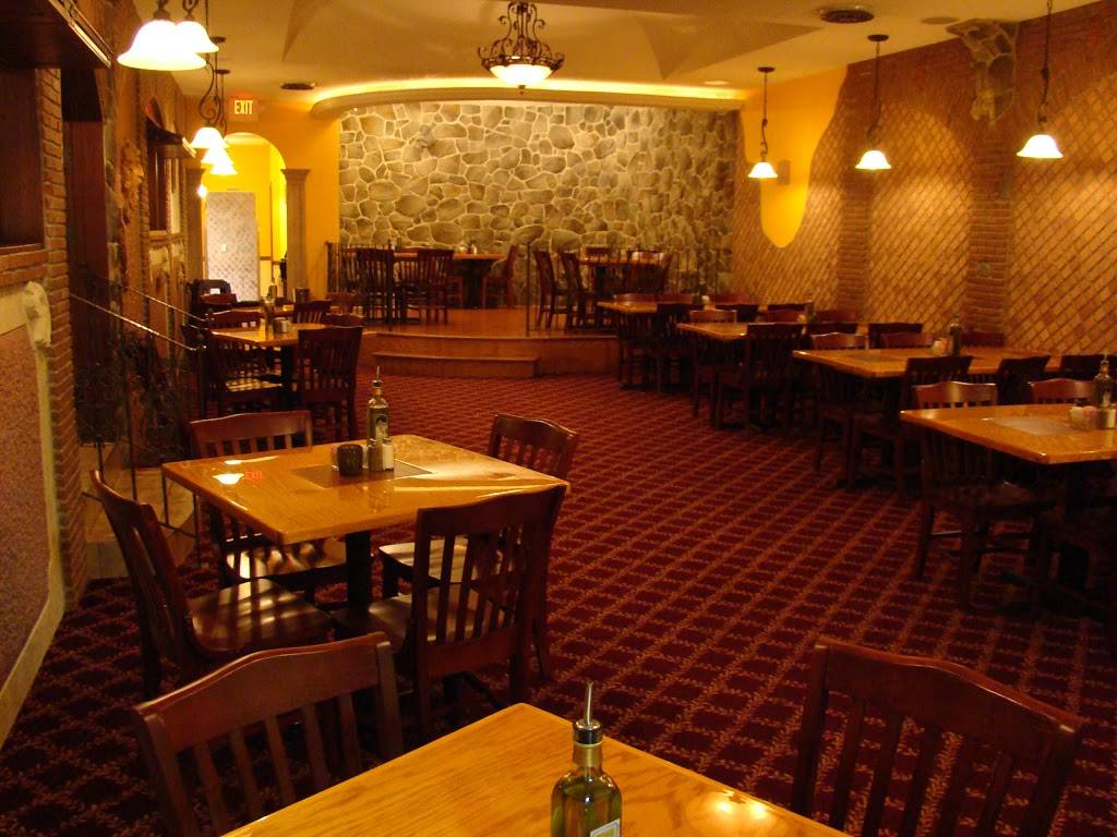 Bella Mia | restaurant | 1647 E Market St, Harrisonburg, VA 22801, USA | 5406155442 OR +1 540-615-5442