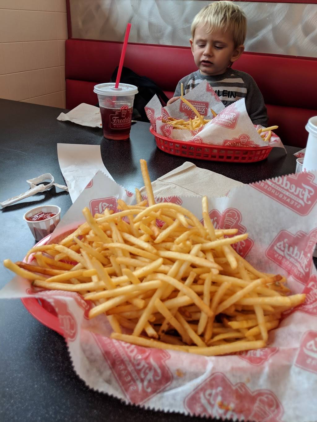 Freddys Frozen Custard & Steakburgers | restaurant | 2100 Wilma Rudolph Blvd, Clarksville, TN 37040, USA | 9319195070 OR +1 931-919-5070