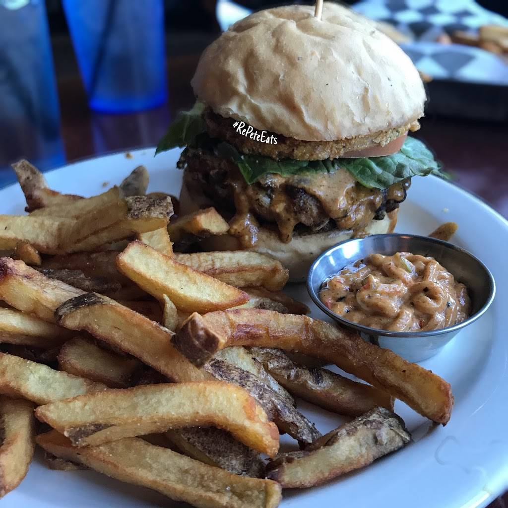 Blue Heron BrewPub | restaurant | 108 W 9th St, Marshfield, WI 54449, USA | 7153891868 OR +1 715-389-1868