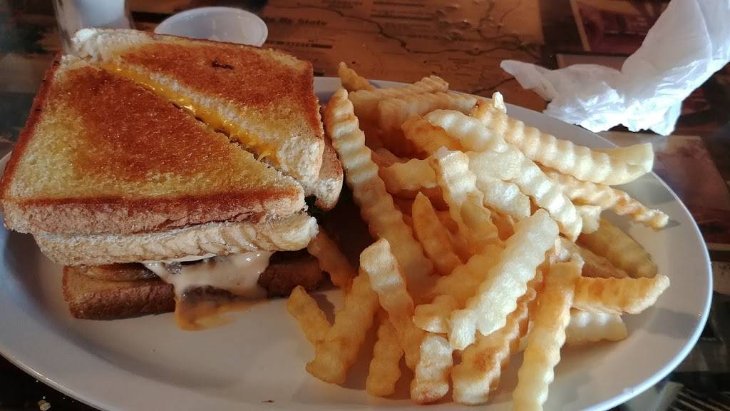 Kinders Restaurant | restaurant | 148 RR 1 Box, Golden Eagle, IL 62036, USA | 6188832586 OR +1 618-883-2586