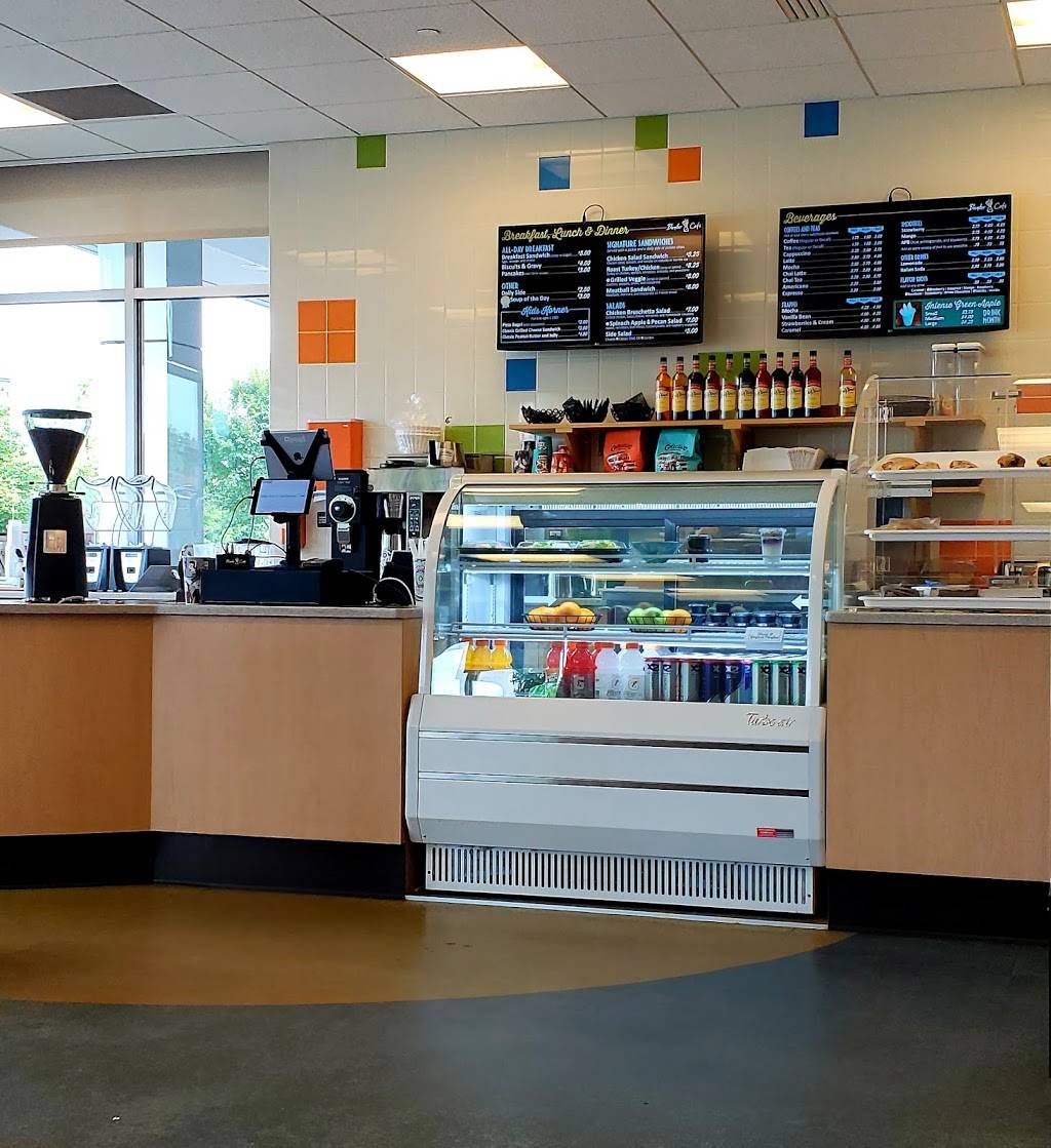 Blender Cafe | cafe | 605 Eclipse Blvd, Beloit, WI 53511, USA | 6083645766 OR +1 608-364-5766