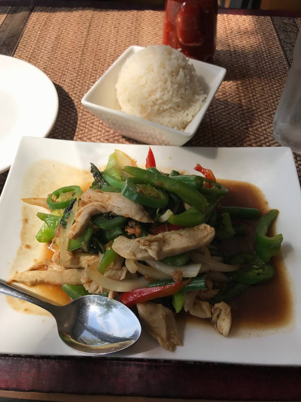 Dena Kitchen | restaurant | 3306 W Fullerton Ave, Chicago, IL 60647, USA | 7736973504 OR +1 773-697-3504