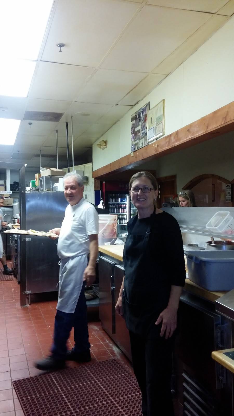 Sals Family Pizza | restaurant | 630 Main St, Monroe, CT 06468, USA | 2032681862 OR +1 203-268-1862