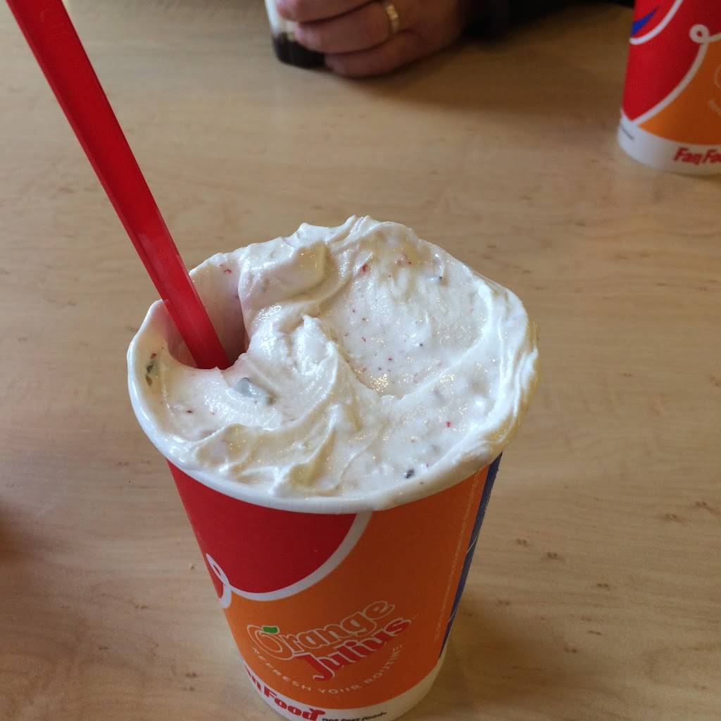 Dairy Queen Grill & Chill | restaurant | 20 State St, Charleston, IL 61920, USA | 2173456886 OR +1 217-345-6886