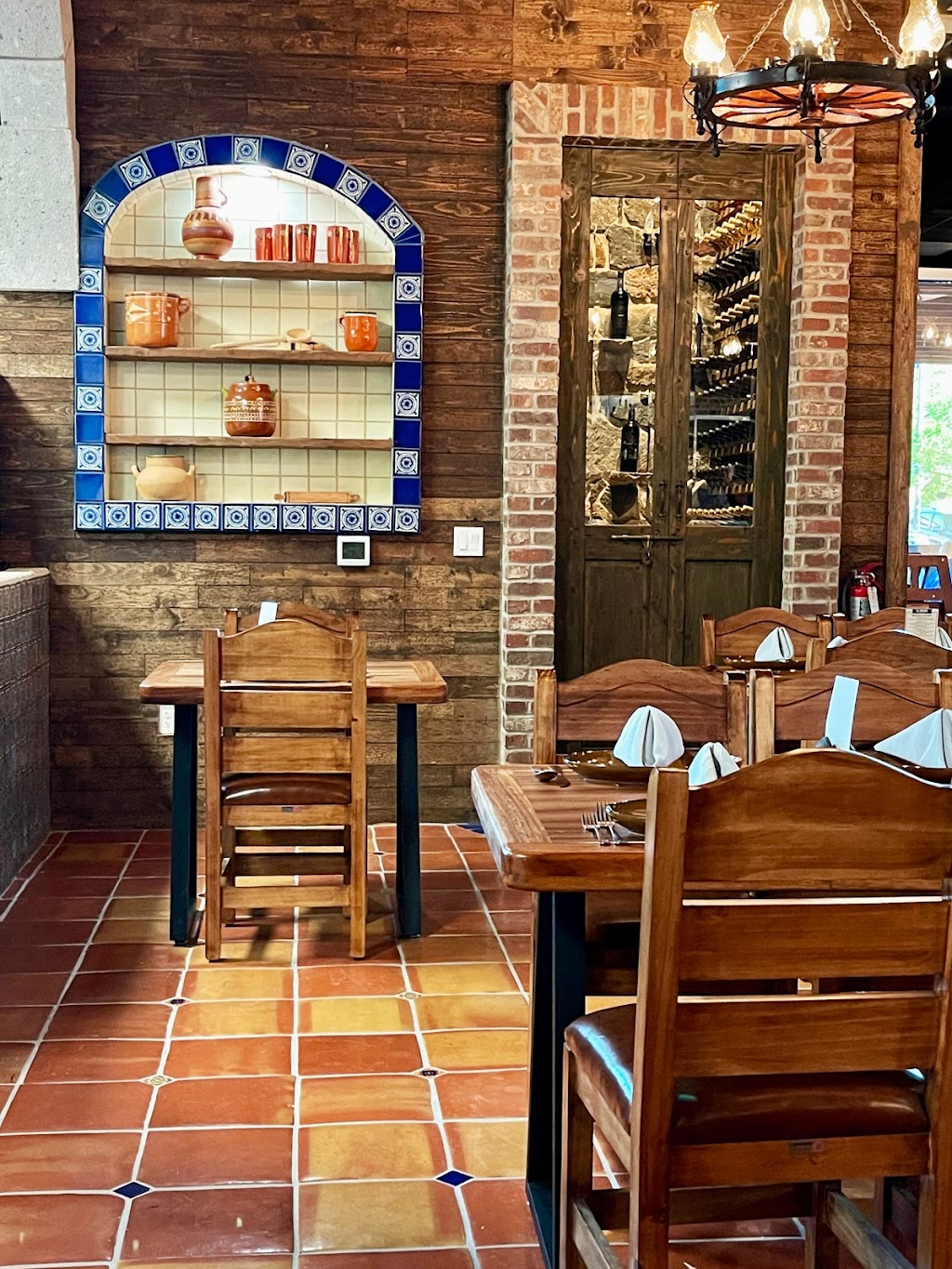 Los Molcajetes Bar & Grill | restaurant | 1950 Piner Rd #130, Santa Rosa, CA 95403, USA | 7078434716 OR +1 707-843-4716