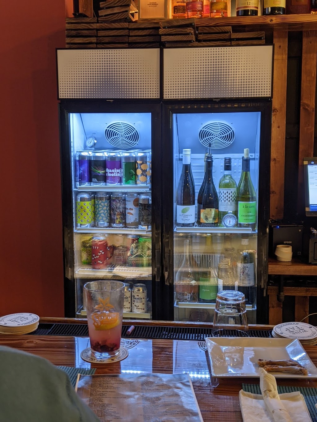 The Whiskey Barrel | restaurant | 138 Main St, Port Jefferson, NY 11777, USA | 6317439418 OR +1 631-743-9418