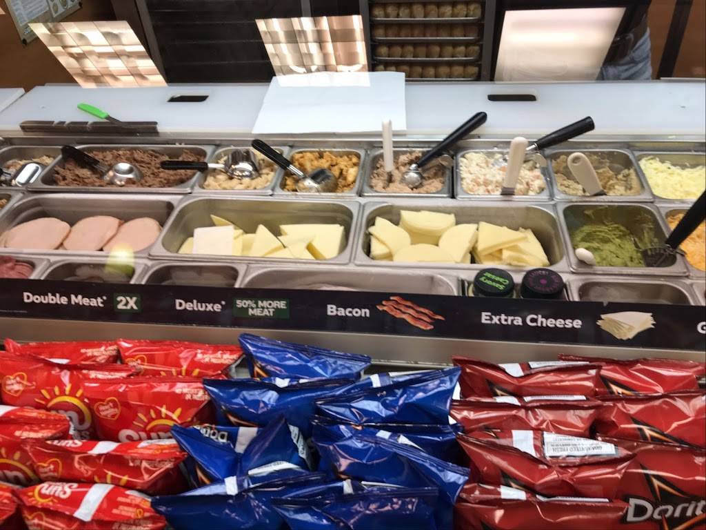 Subway | meal takeaway | 335 S Kings Dr, Charlotte, NC 28204, USA | 7043348272 OR +1 704-334-8272