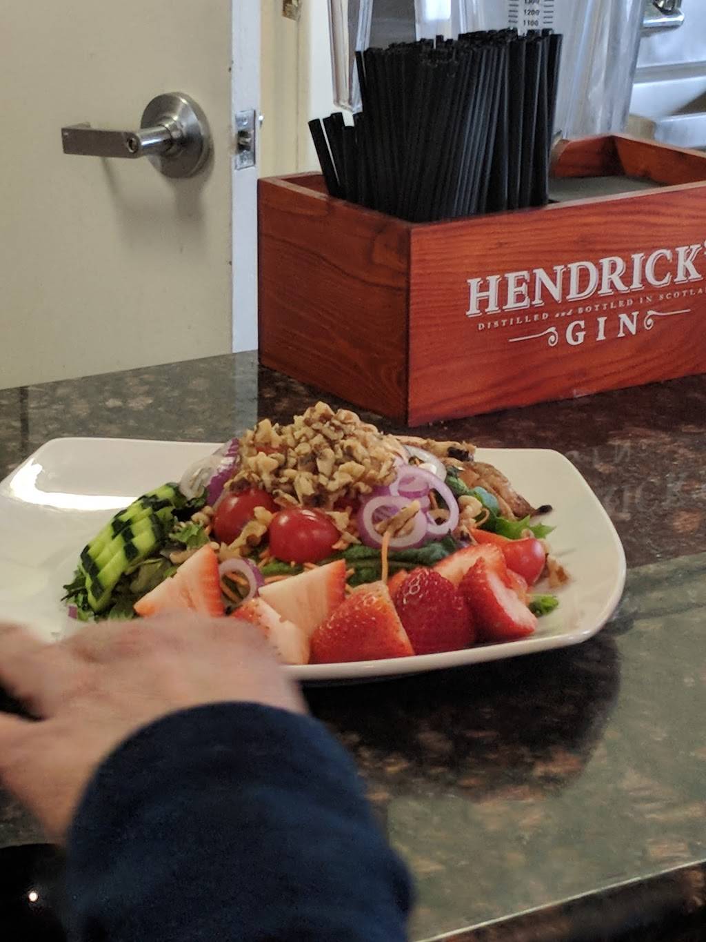 Tee Minus One Bar & Grill | restaurant | 934 Macon Rd, Mountain View, CA 94035, USA | 6504047478 OR +1 650-404-7478