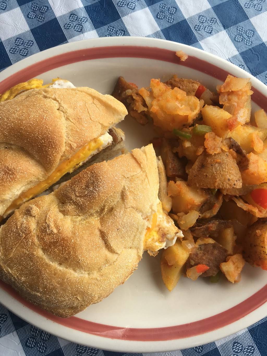 Pecorino’s Pizzeria & Deli | restaurant | 318 Blooming Grove Turnpike, New Windsor, NY 12553, USA | 8455653650 OR +1 845-565-3650