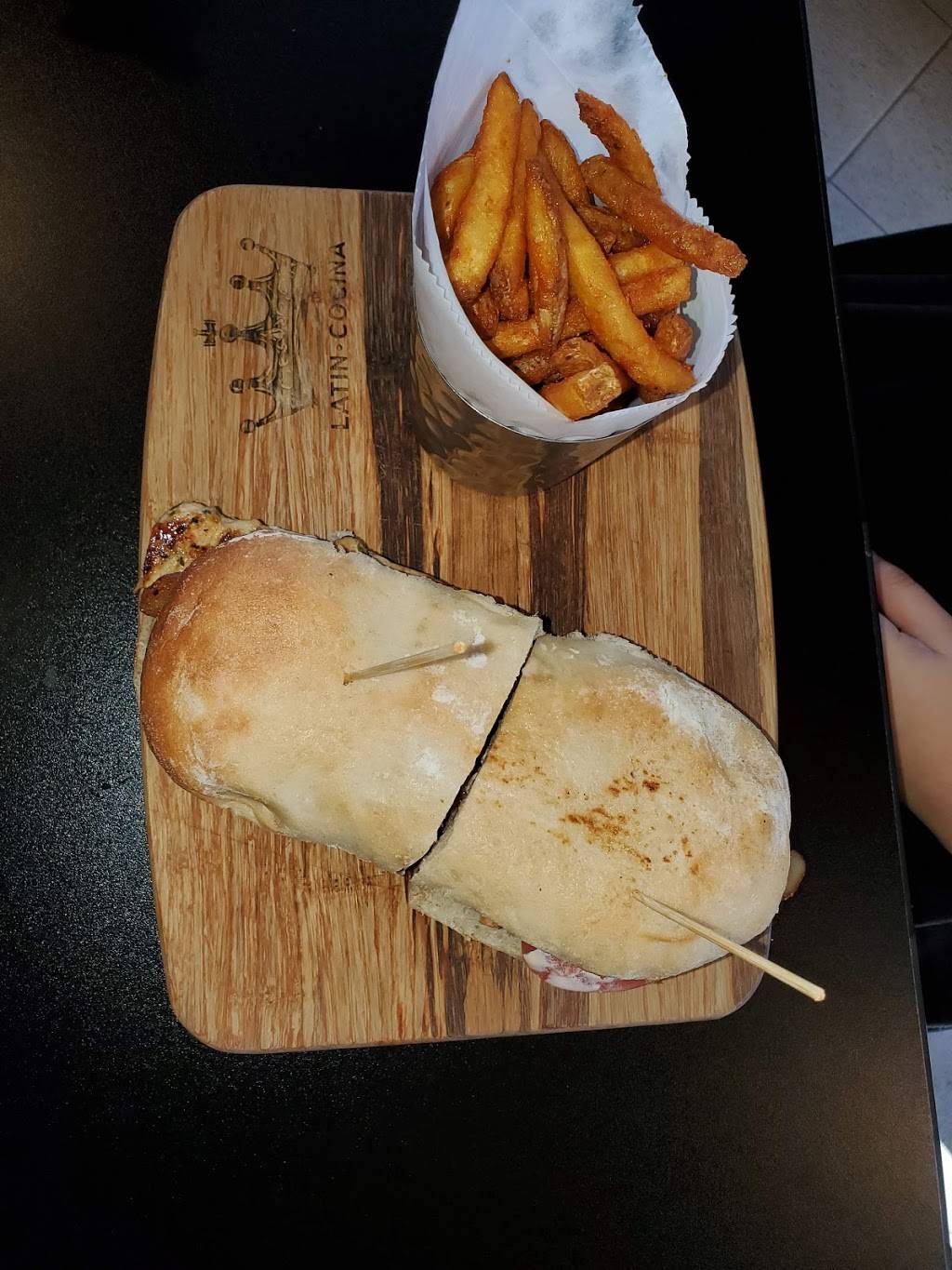 De Leon Latin Cocina | restaurant | 1111 N Ponce De Leon Blvd, St. Augustine, FL 32084, USA | 9048274081 OR +1 904-827-4081