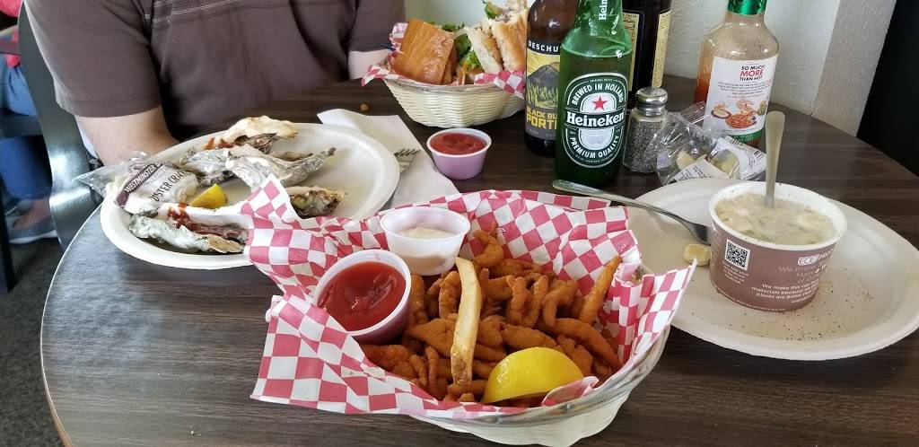 Boat House | restaurant | 1445 CA-1, Bodega Bay, CA 94923, USA | 7078753495 OR +1 707-875-3495