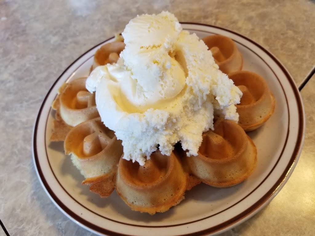 Thorpedo Restaurant | restaurant | 102 W Hill St, Thorp, WI 54771, USA | 7156695515 OR +1 715-669-5515