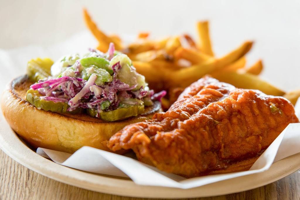 Smithtown Seafood | restaurant | 501 W 6th St, Lexington, KY 40508, USA | 8593034100 OR +1 859-303-4100