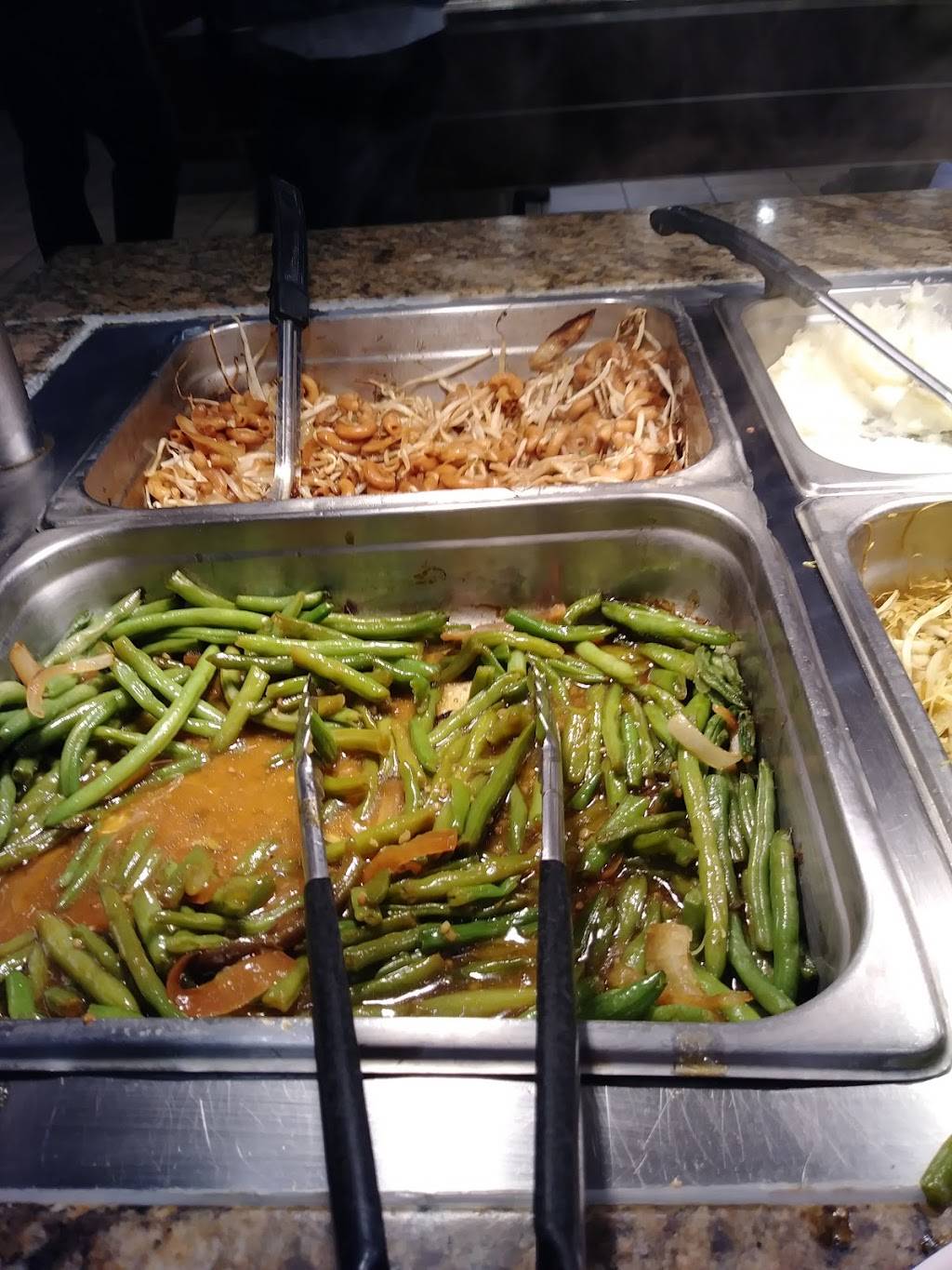 Buffet des Continents de Sherbrooke | restaurant | 340 Rue Belvédère S, Sherbrooke, QC J1H 4B5, Canada | 8195641099 OR +1 819-564-1099