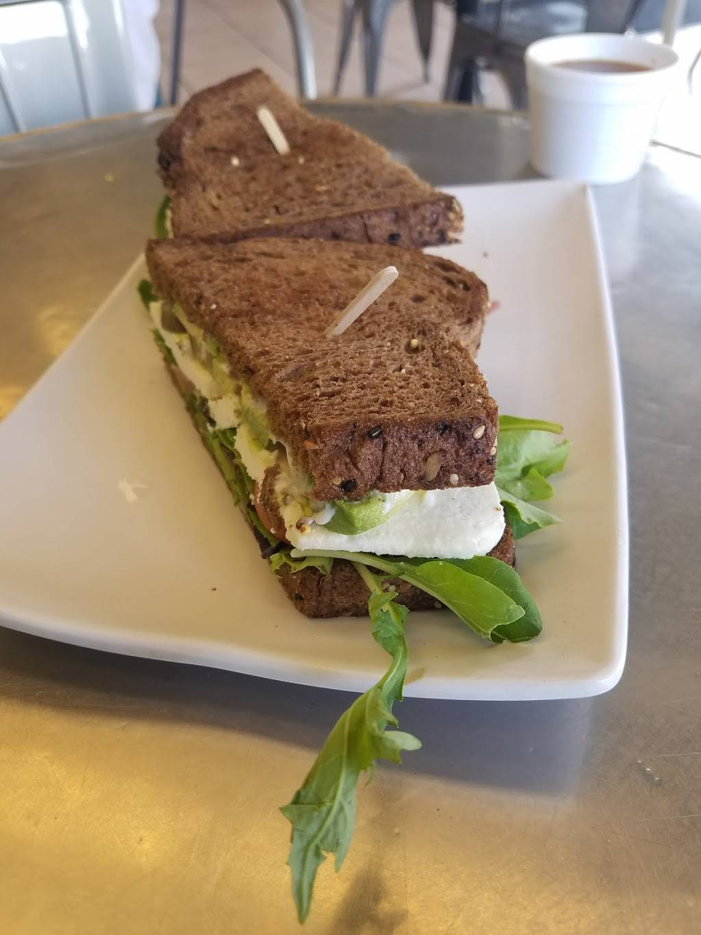 Cuscatleca Bakery | bakery | 3949, 2501 Sunset Blvd, Los Angeles, CA 90026, USA | 2134830432 OR +1 213-483-0432