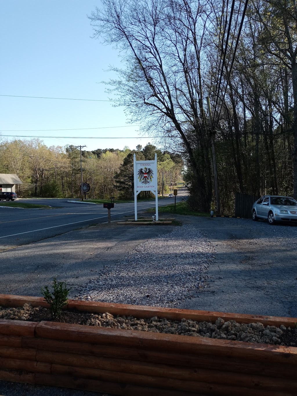 VIENNA BIER GARTEN | restaurant | 1391 N Main St, LaFayette, GA 30728, USA | 7069968577 OR +1 706-996-8577