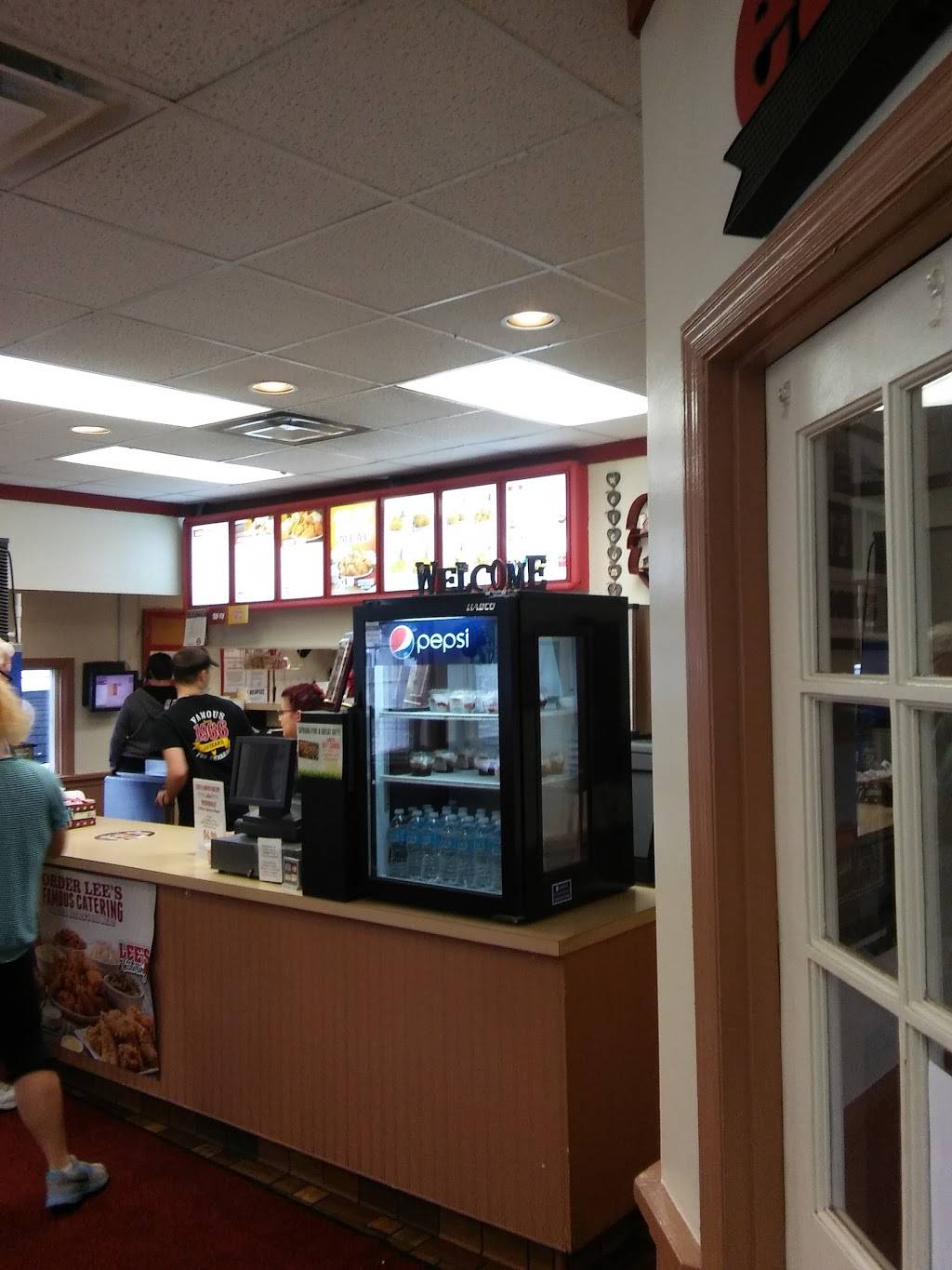 Lees Famous Recipe Chicken | restaurant | 2011 N Verity Pkwy, Middletown, OH 45042, USA | 5134232999 OR +1 513-423-2999