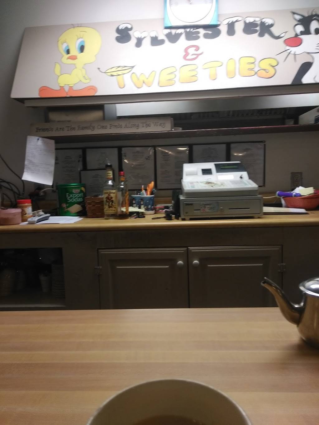 Sylvester & Tweeties | restaurant | 8800 Roberts Hollow Rd, Elizabeth, PA 15037, USA | 4123840800 OR +1 412-384-0800
